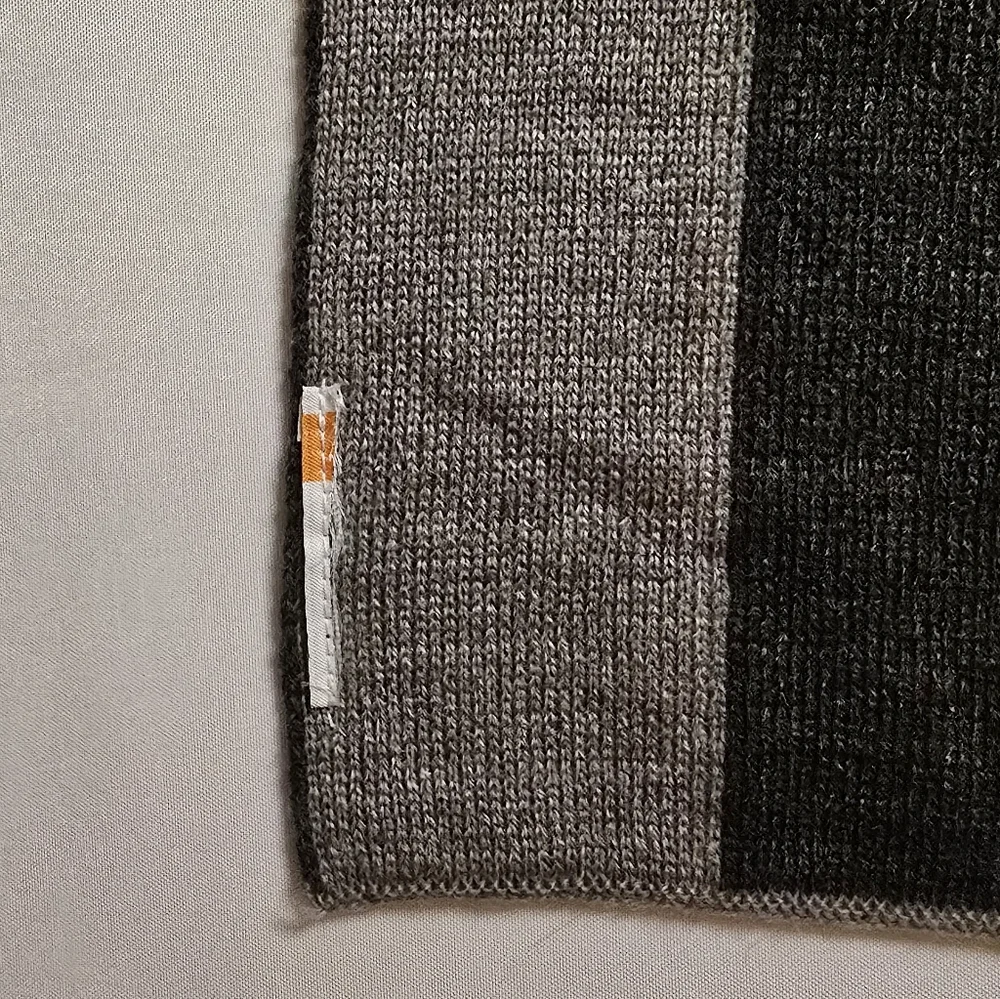 Timberland Reversible Logo Scarf | Black & Gray | Men’s
